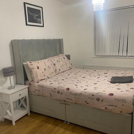New! 4 Bedroom London House With Garden And Lawn Dış mekan fotoğraf