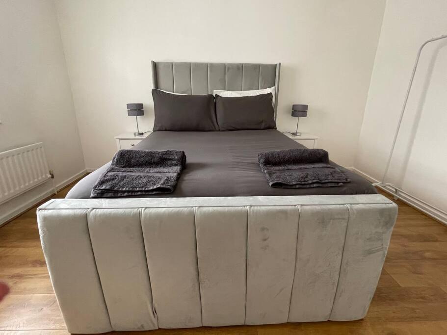 New! 4 Bedroom London House With Garden And Lawn Dış mekan fotoğraf