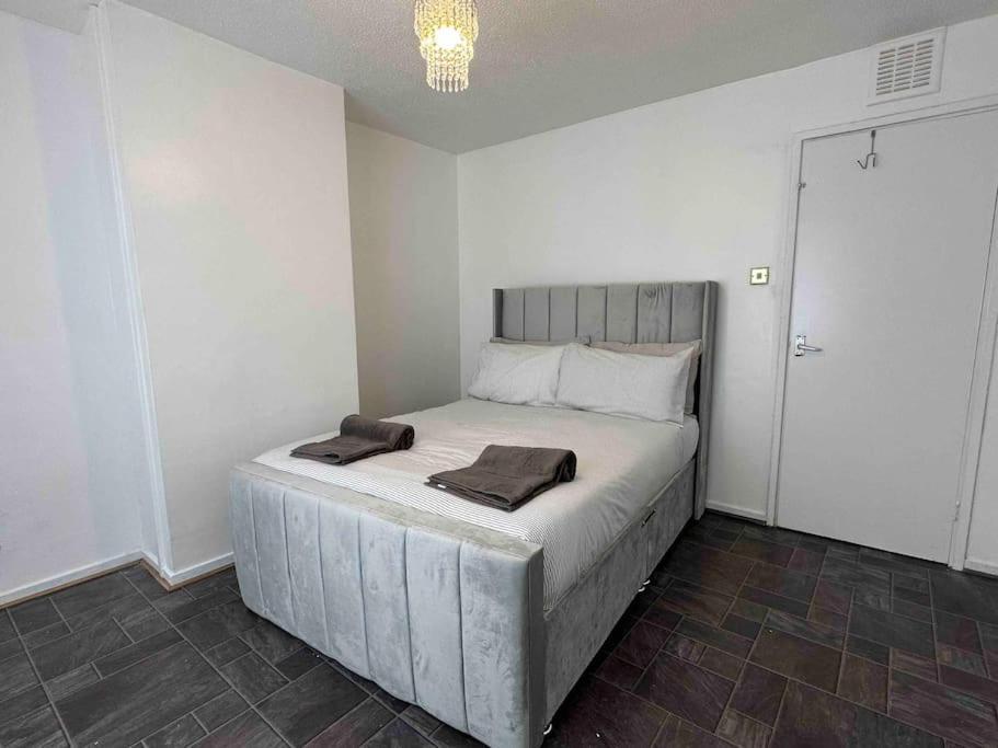 New! 4 Bedroom London House With Garden And Lawn Dış mekan fotoğraf