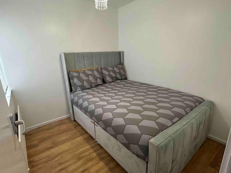 New! 4 Bedroom London House With Garden And Lawn Dış mekan fotoğraf